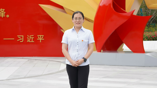 周業(yè)婷.jpg